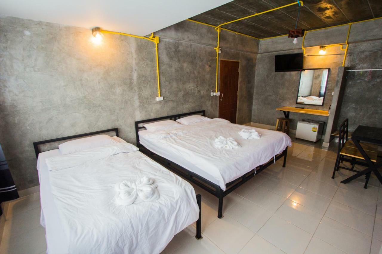 The Sky Loft Hotel Pathum Thani Exterior foto